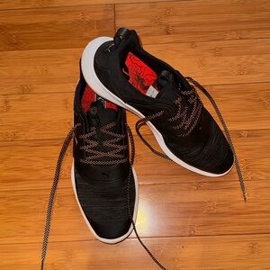 Puma Men's Black and White Sneakers